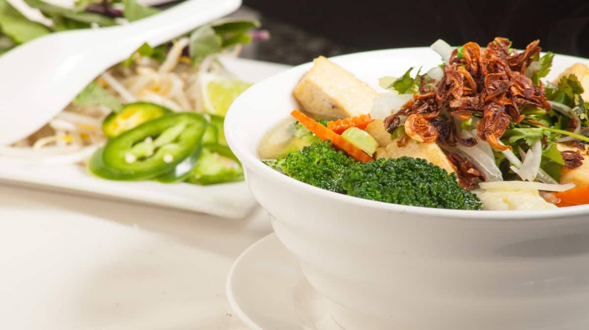   23. Hủ Tiếu / Mì Đậu Hũ Chay (Vegetables & Tofu Noodle Soup)