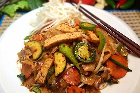 Sala Thai Drunken Noodles Pad Kee Mao ineons