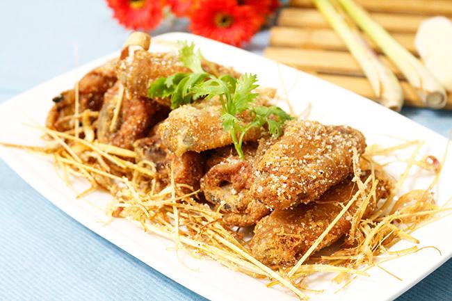 X36 Pepper Salted Chicken Wings - Cánh Gà Rang Muối (Lunch)