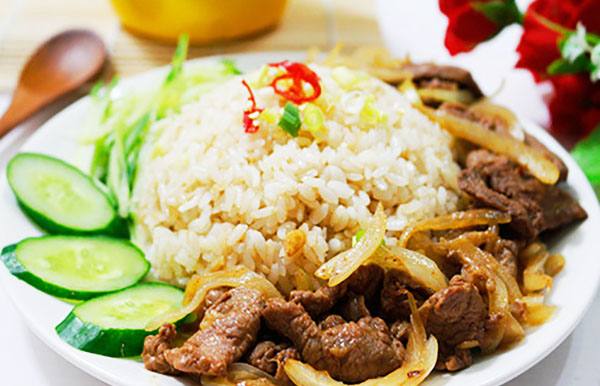 X16. Beef Fried Rice - Cơm Chiên Bò