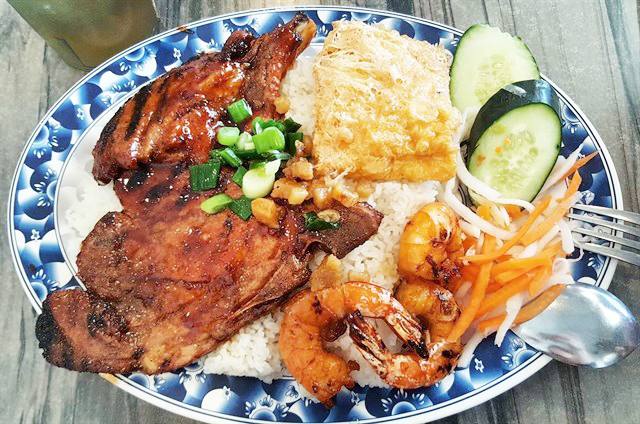 57. Charbroiled Pork Chop & Shrimp over Rice - Cơm Tôm Sườn Nướng