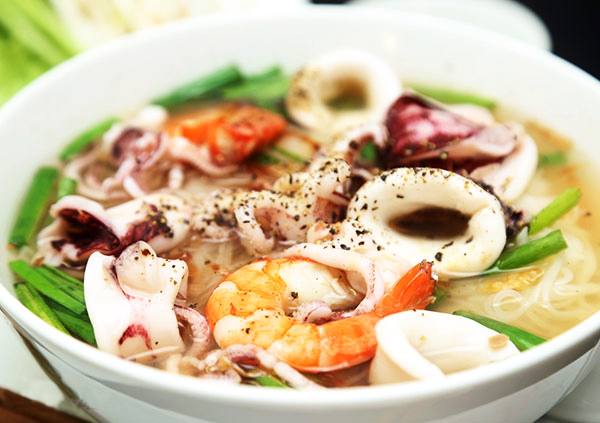 22 Seafood Rice Noodle or Egg Noodle Soup - Hủ Tiếu hoặc Mì Đồ Biển