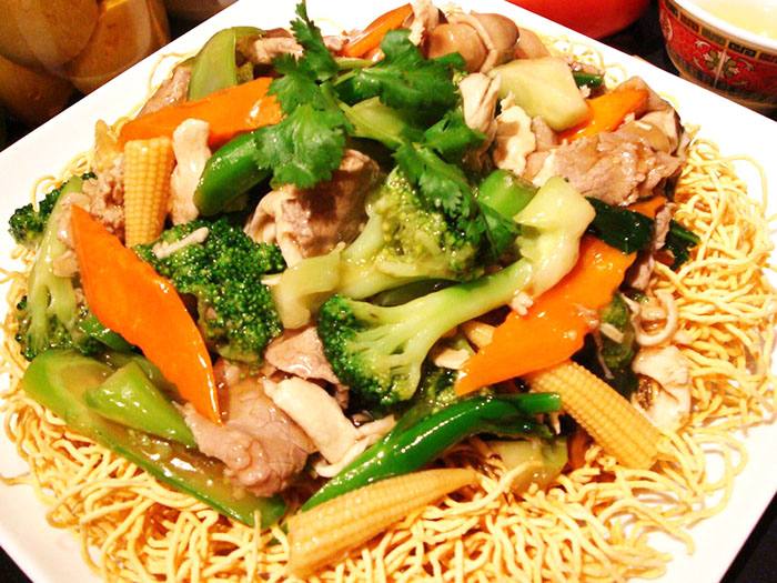 House Special Pan Fried Rice Noodles or Chow Mein - Hủ Tiếu hoặc Mì Áp Chảo Đặc Biệt 
