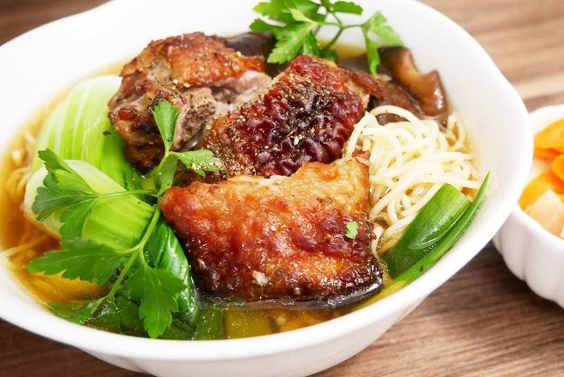 24 Roasted Duck Rice Noodle or Egg Noodle Soup - Hủ Tiếu hoặc Mì Vịt Quay