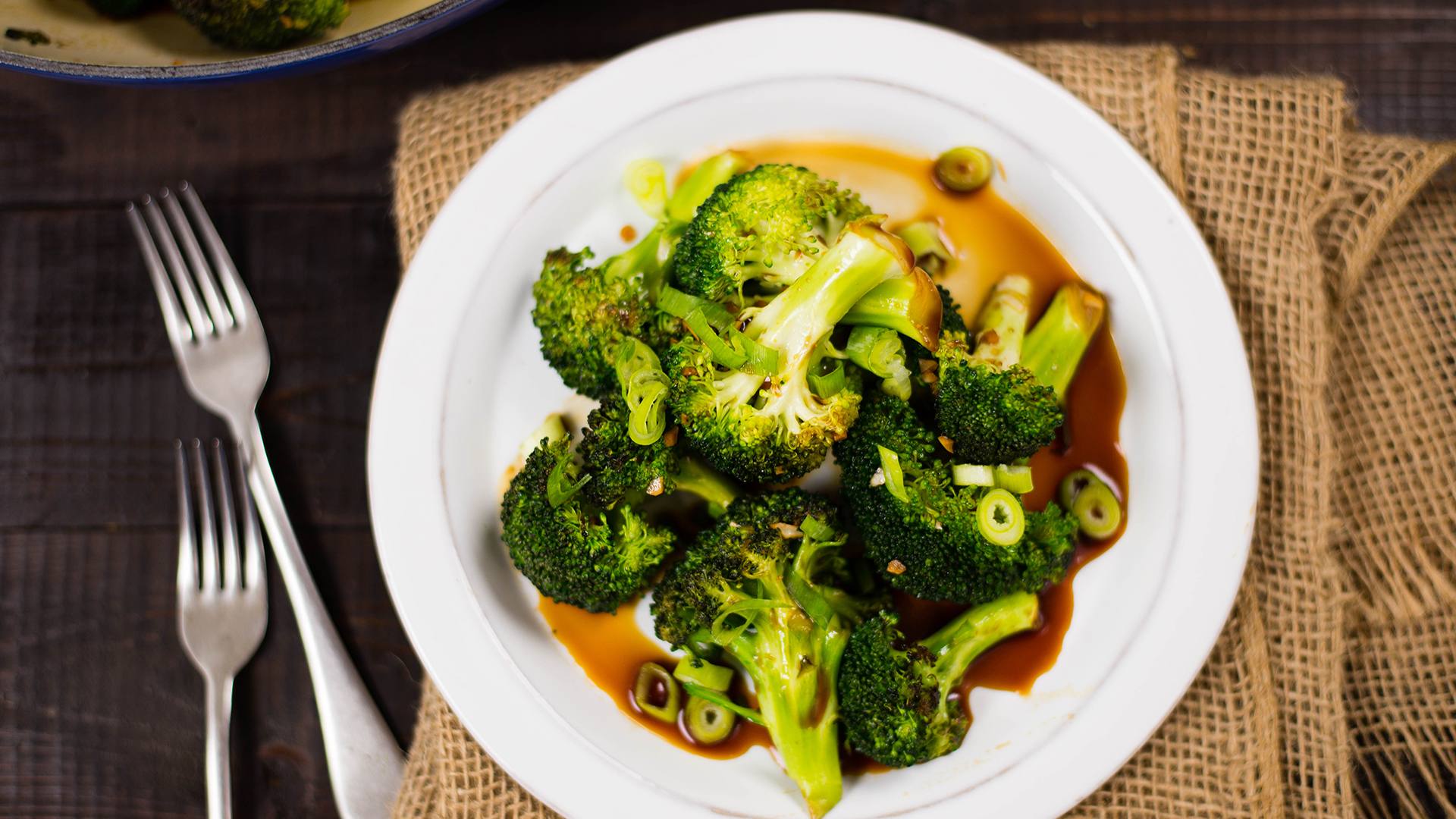 Broccoli Sauteed with Garlic Sauce